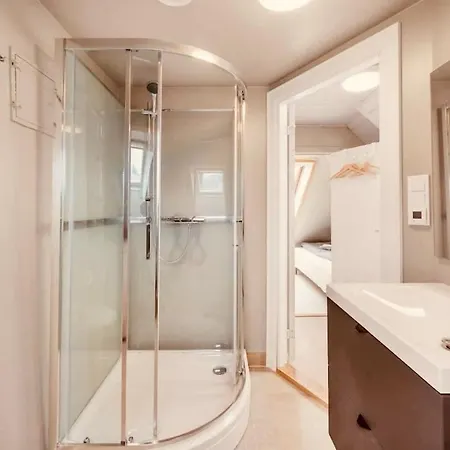 Apartment Historic Charm In Bergens Heart