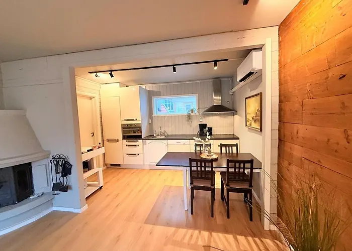 Historic Charm In Bergens Heart 베르겐