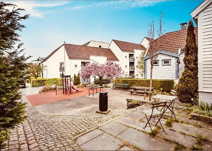 Historic Charm In Bergens Heart 베르겐